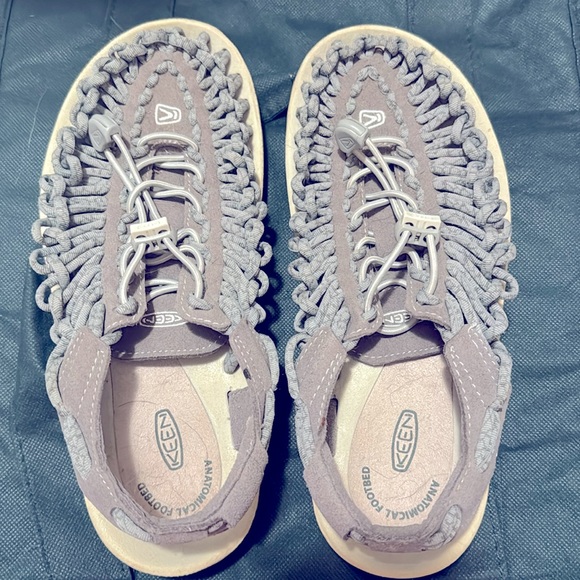 Keen Uneek Two Cord Sandals - Picture 12 of 12